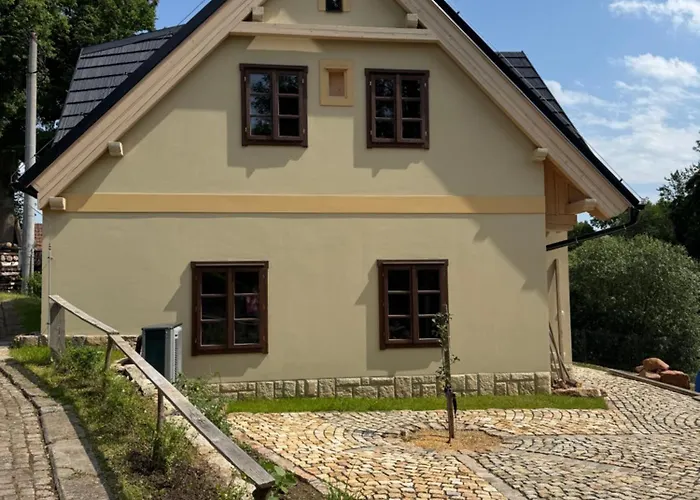 Semesterbostad Slunecna Roubenka U Splavu *